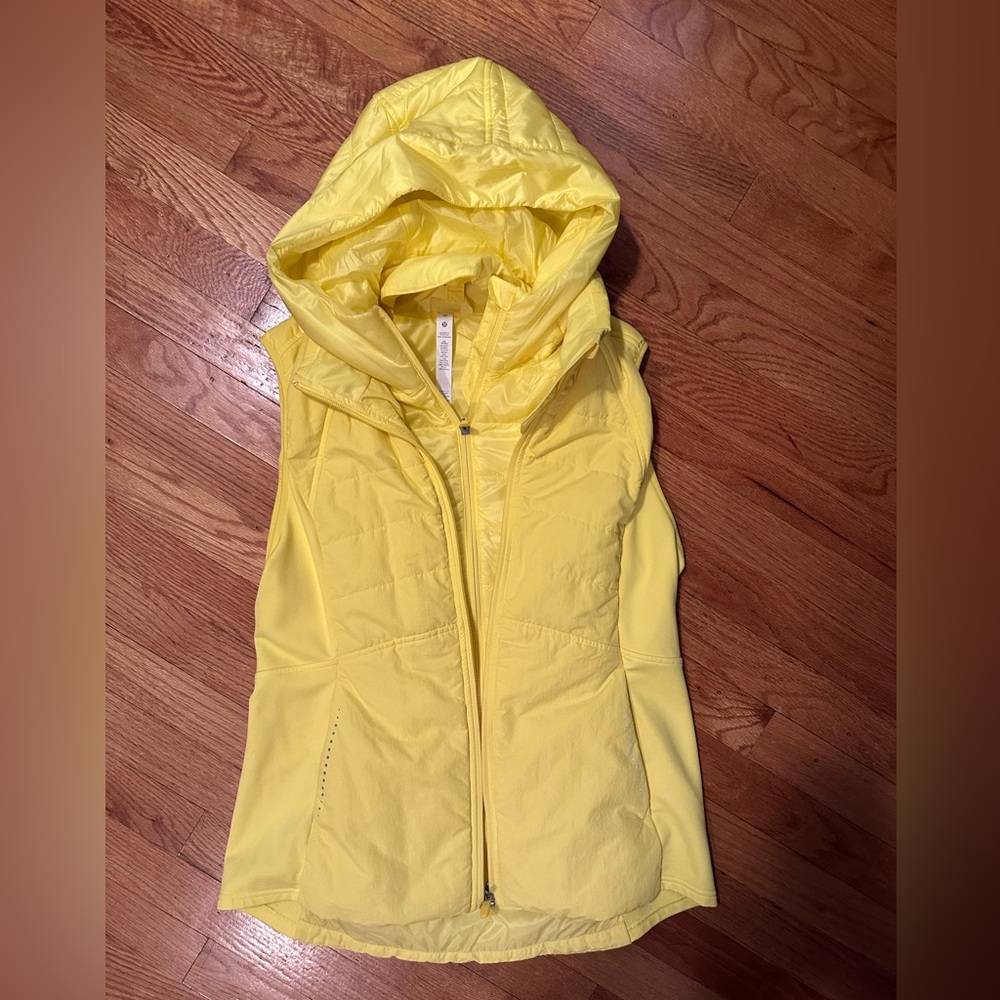 NWOT Lululemon another mile vest. Size 10